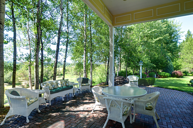 027_Covered Patio